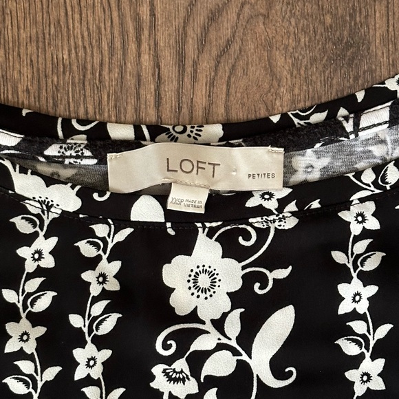 EUC Anne Taylor Loft Blouse - Picture 4 of 5